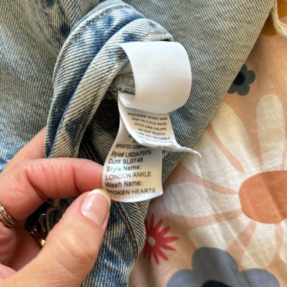 Slvrlake London Ankle Jeans Sz 27 Broken Hearts Wash Distressed EUC Straight Leg - Picture 8 of 10